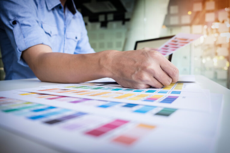 Vérifications de couleurs avec un pantonier